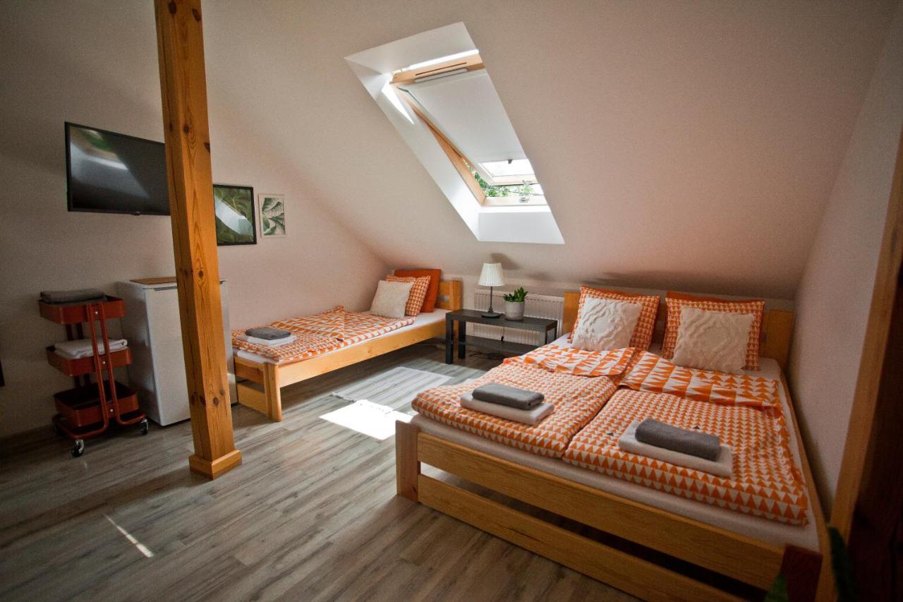 Hostel 33 Trzebinia  Exteriör bild