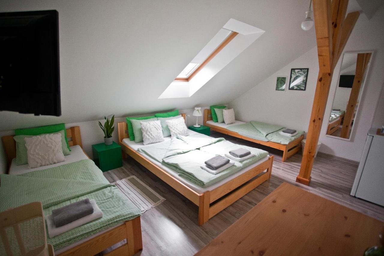 Hostel 33 Trzebinia  Exteriör bild