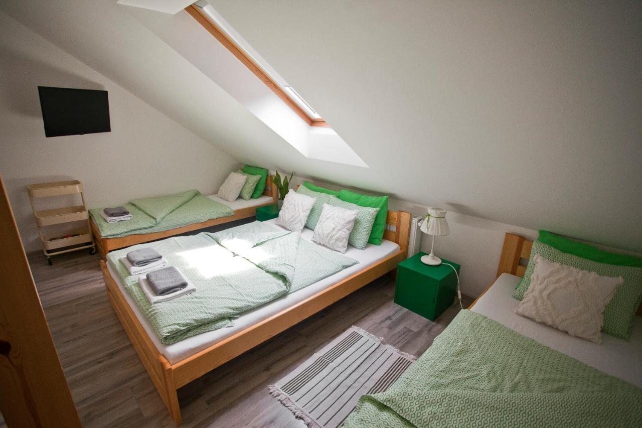 Hostel 33 Trzebinia  Exteriör bild